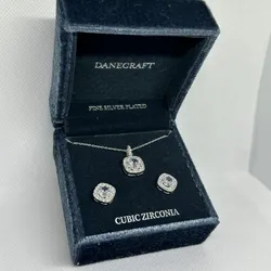 Set de cadena y aretes 