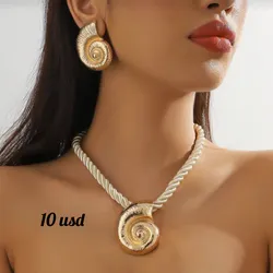 Set de collares y aretes