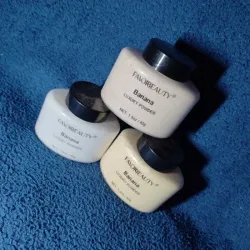 Polvo suelto translúcido