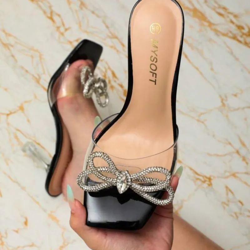 Zapatos de color negro de estilo para mujer 