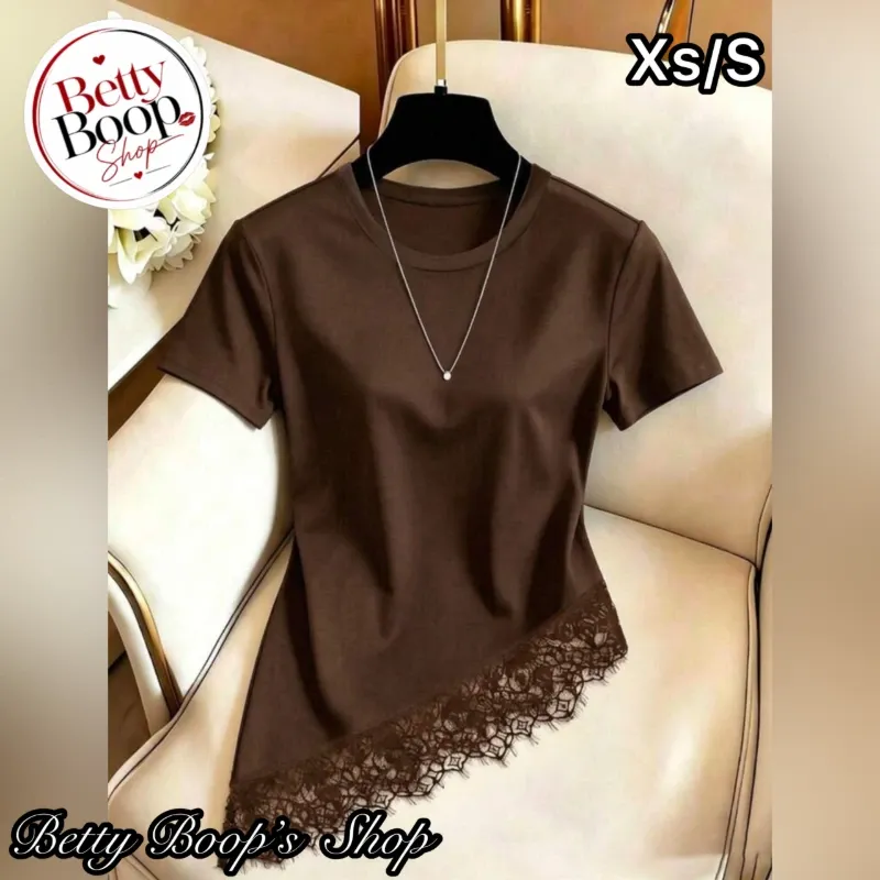 Blusa marrón de satin con encajes
