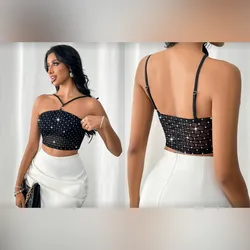 Blusa negra corta con puntos plateados