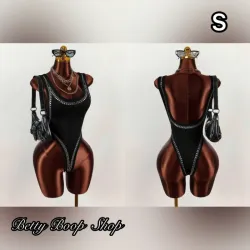 Body negro con detalles metálicos