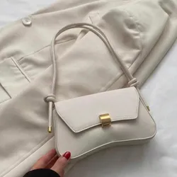 Cartera blanca de piel sintética