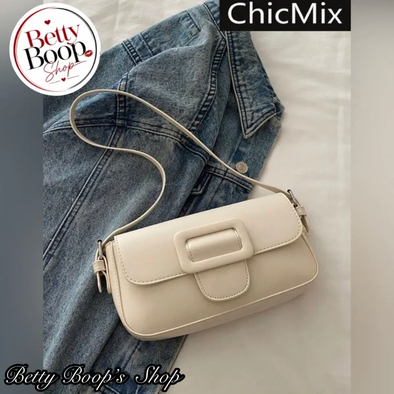 Cartera blanco hueso con hebilla de adorno