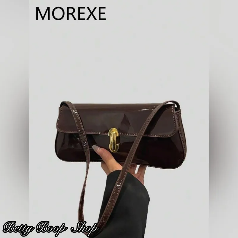 Cartera chocolate de charol