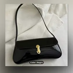 Cartera negra de charol