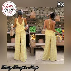 Conjunto amarillo pastel con estampado vichy