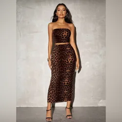 Conjunto animal print de saya larga y top