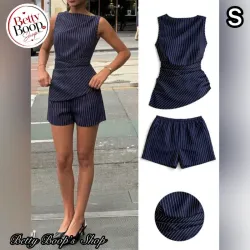 Conjunto azul oscuro a rayas de corte formal