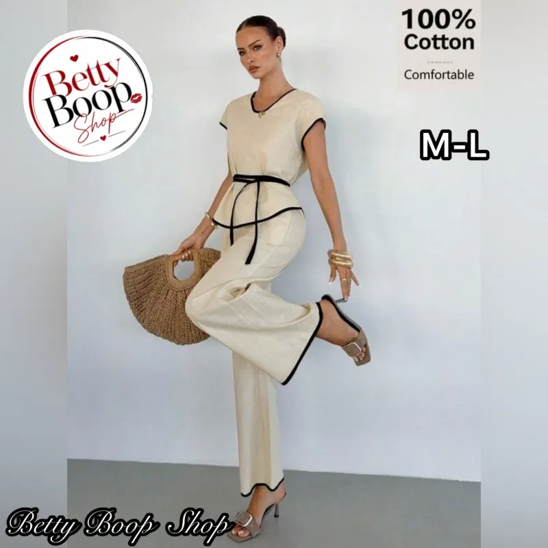 Conjunto beige con bordes negros y cinto