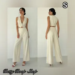 Conjunto beige con top de chaleco y pantaloneta