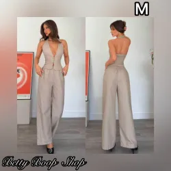 Conjunto beige de top escotado en V