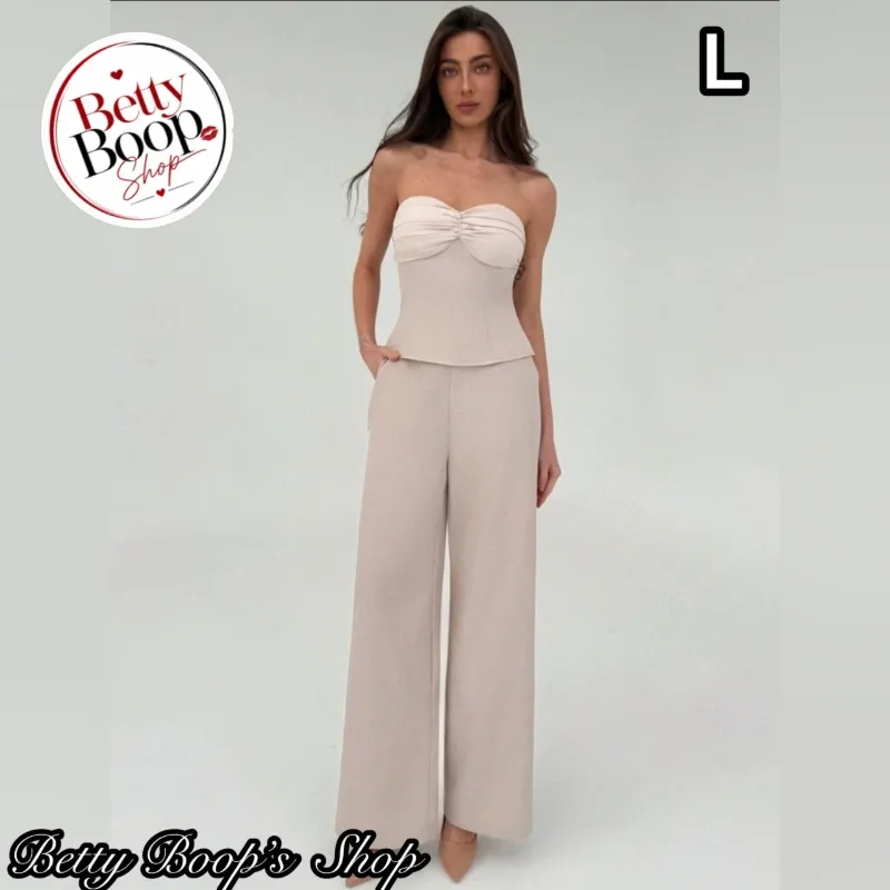 Conjunto beige sólido con escote de corazón