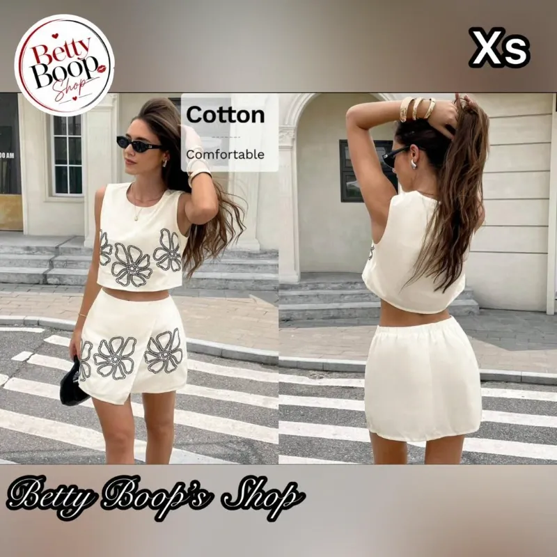 Conjunto blanco con flores estampadas