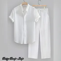 Conjunto blanco de camisa y pantalón de hombre