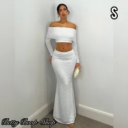 Conjunto blanco de saya larga
