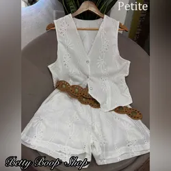 Conjunto blanco de short y chaleco bordado