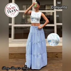 Conjunto casual de top y falda azul cielo