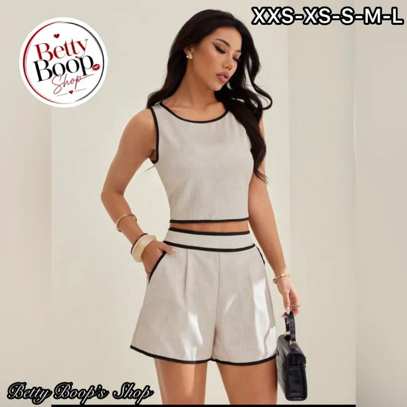 Conjunto de short blanco con bordes negras