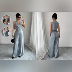 Conjunto gris de chaleco y pantalón