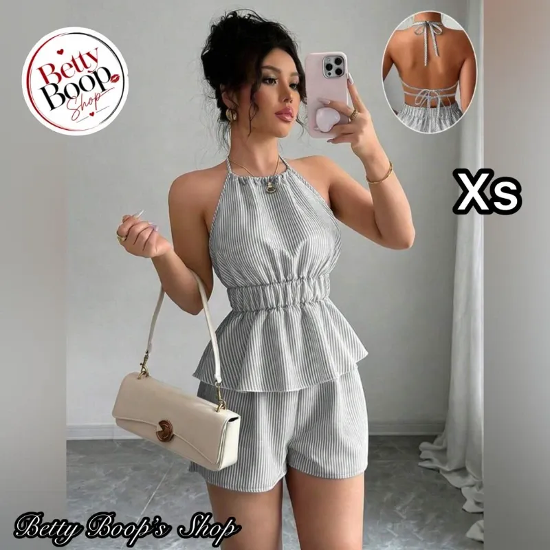 Conjunto gris de rayitas y top sin espalda