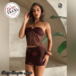 Conjunto marrón de top estampado con encajes y falda