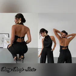 Conjunto negro de pantaloneta y chaleco de cuello escotado