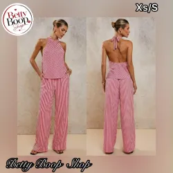 Conjunto rojo y blanco a rayas