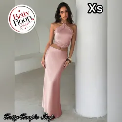 Conjunto rosa salmón satinado con encajes