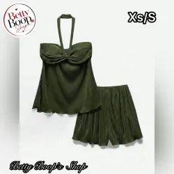 Conjunto verde olivo de tela plisada brillante