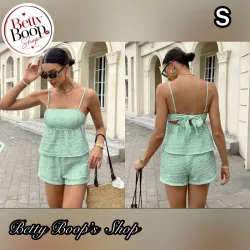 Conjunto verde pastel a rayas de tirantes y lazo en la espalda