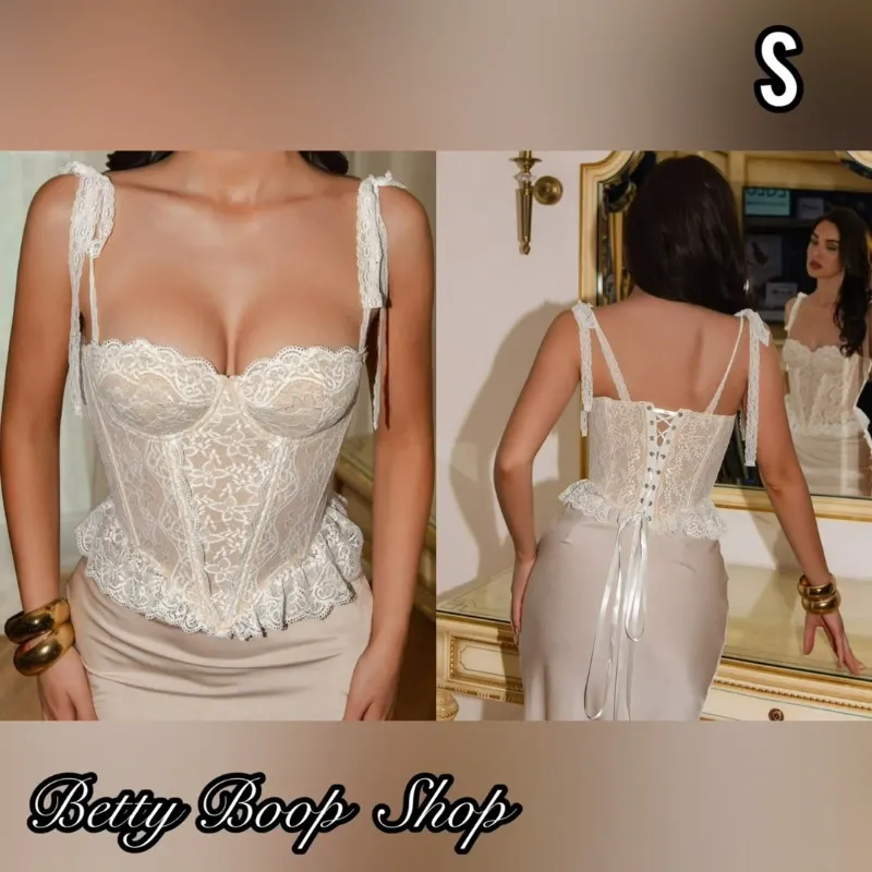 Corset beige de encaje y estilo coquette