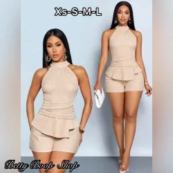 Enterizo beige corto con vuelo