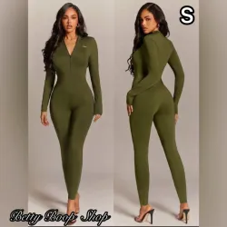Enterizo verde militar deportivo
