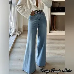 Jeans agua clara estilo campana
