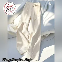 Pantaloneta blanco hueso con lazo y encajes