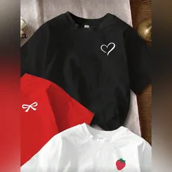 Pulover negro con adornos de corazon