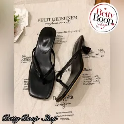 Sandalias con tacon negras