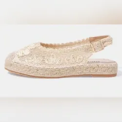 Sandalias Beis de saco con hebilla