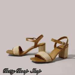 Sandalias de tacón cuadrado tejido color beis y marrón
