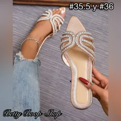Sandalias de vestir puntifinas con detalles brillantes
