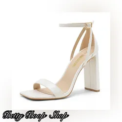Tacones altos blancos