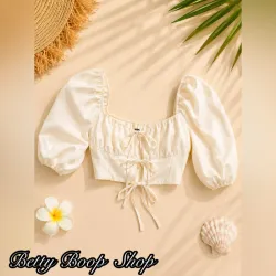 Top blanco con mangas cortas