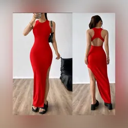 Vestido rojo con escote en la espalda 