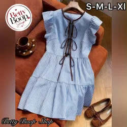 Vestido azul cielo con detalles en marrón corte recto fresco