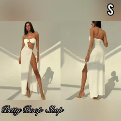 Vestido blanco con abertura profunda en muslo