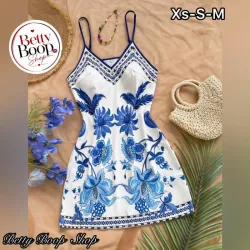 Vestido blanco con estampado azul veraniego