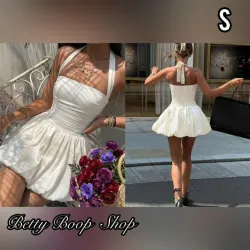 Vestido blanco con falda de nube