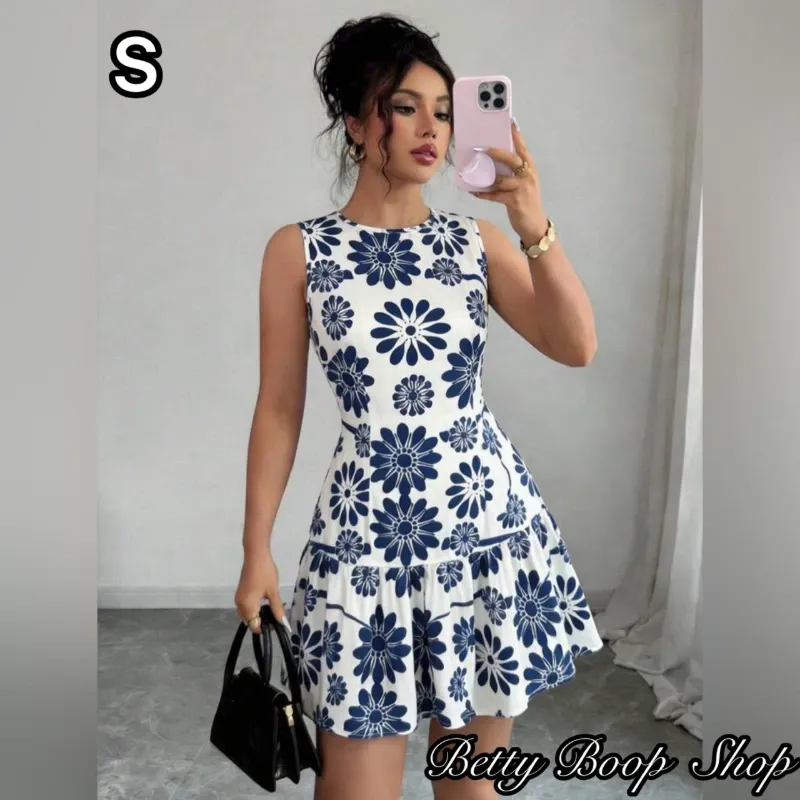 Vestido blanco con flores azules